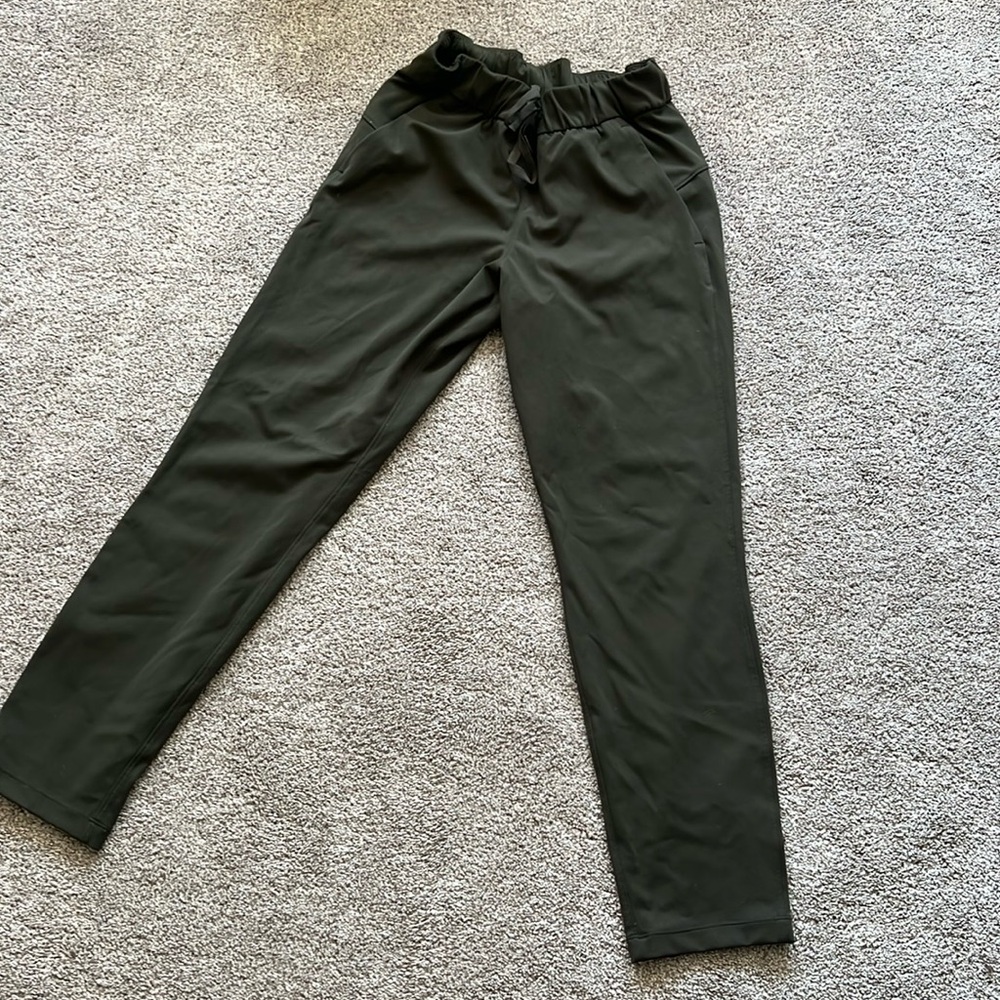 Lululemon on the fly pant